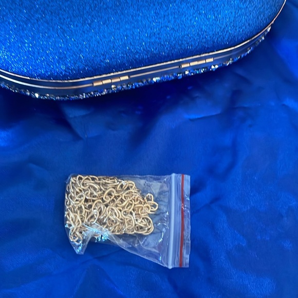 Clutch - Picture 5 of 5